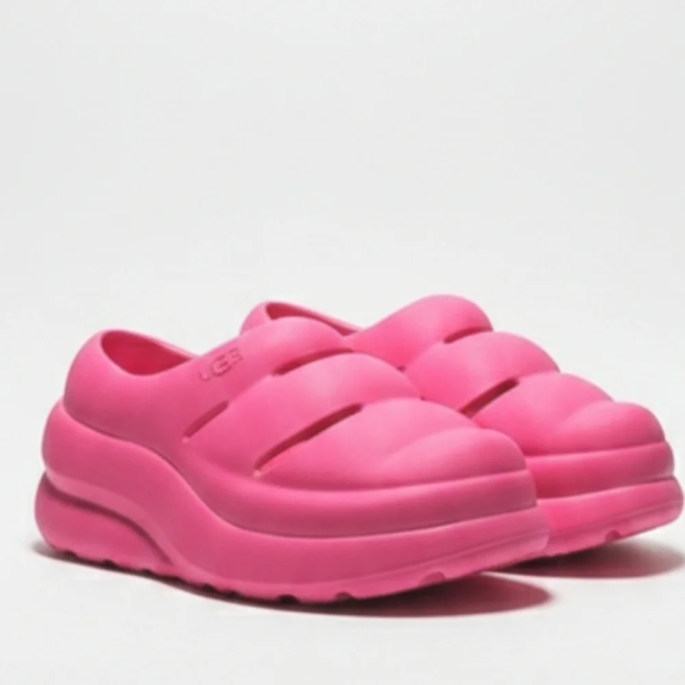 NWT UGG K Sport Yeah Clogs Taffy Pink Water Resistant Shoes Girls Size 1